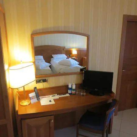 Joyfull Hotel 3*