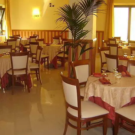 Joyfull Hotel