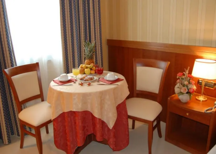 Joyfull 3* Νάπολη