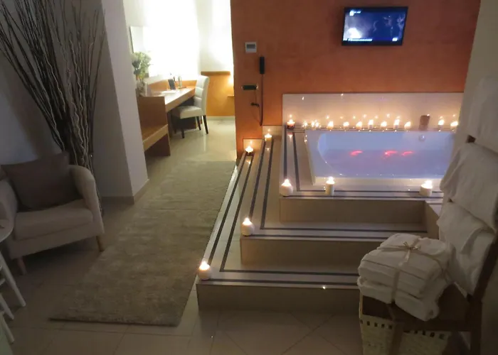 Joyfull 3* نابولي