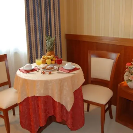 Joyfull 3* Naples